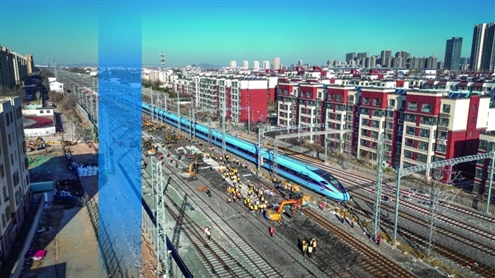 胶济铁路临淄火车站进行近16年来最大规模的站场改造,截至目前,第一阶段施工顺利结束。据了解,站改完成后,淄博市临淄区将拥有胶济铁路临淄站、济青高铁临淄北站2座主要客运车站,更好地满足人民群众多样化出行需求,对打通城区高质量发展“黄金通道”,进一步扩大对外开放优势,提升城市品质具有重要意义。◎山东商报·速豹新闻网记者孙姮见习记者贺楚婧摄